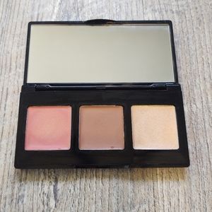 Multitasking Eye Lip Cheek Palette Cream to Powder Trio (Shades of Nude)